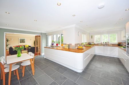 What are the Popular Tiles for Your Kitchen Floor?