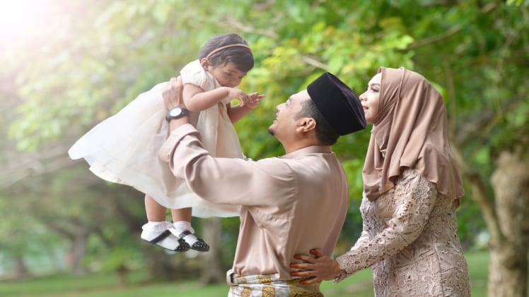 Teach your children with Islam to build his character