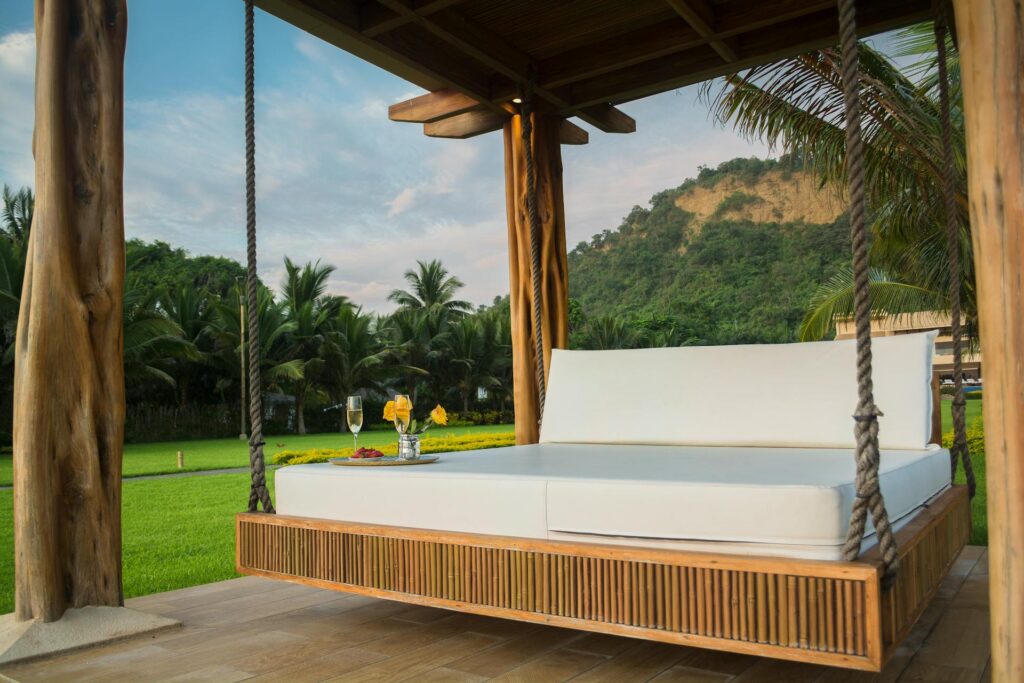6 Key Advantages: Why Do You Need Daybeds in Your Home?