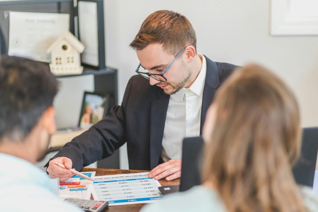 How financial advisors will help you with applying loans?
