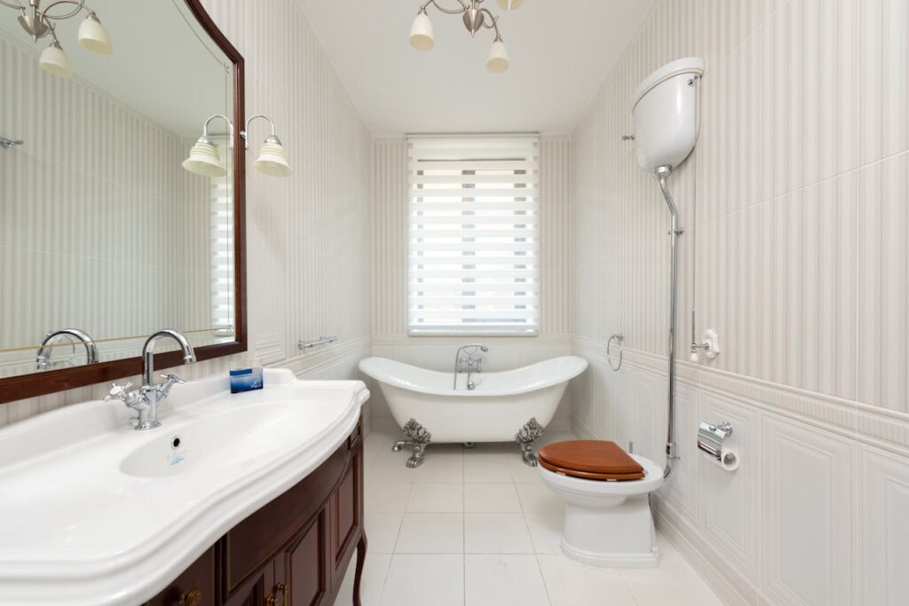 Wall-hung or floor-standing - which toilet should you choose?