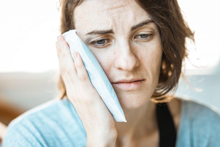 Hot Flashes in Women - What Causes Them and How to Treat Them