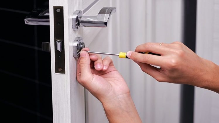 The easy way to book a locksmith in your area