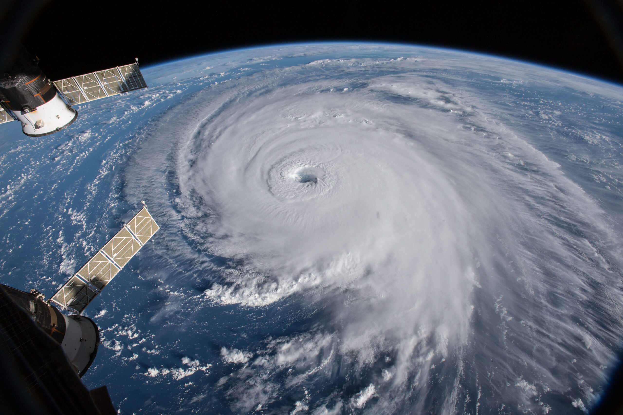 Hurricanes Storm Protection: How to Protect Your Windows