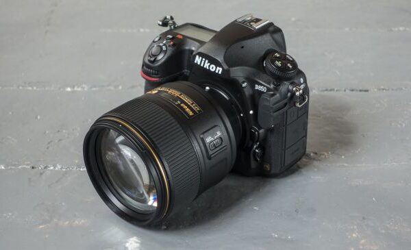 DSLR vs Video Camera: Which One Should You Buy? 